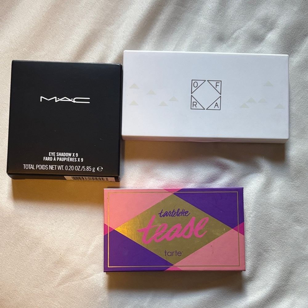 MAC Cosmetics Eyeshadow Palette - Vibrant Shades